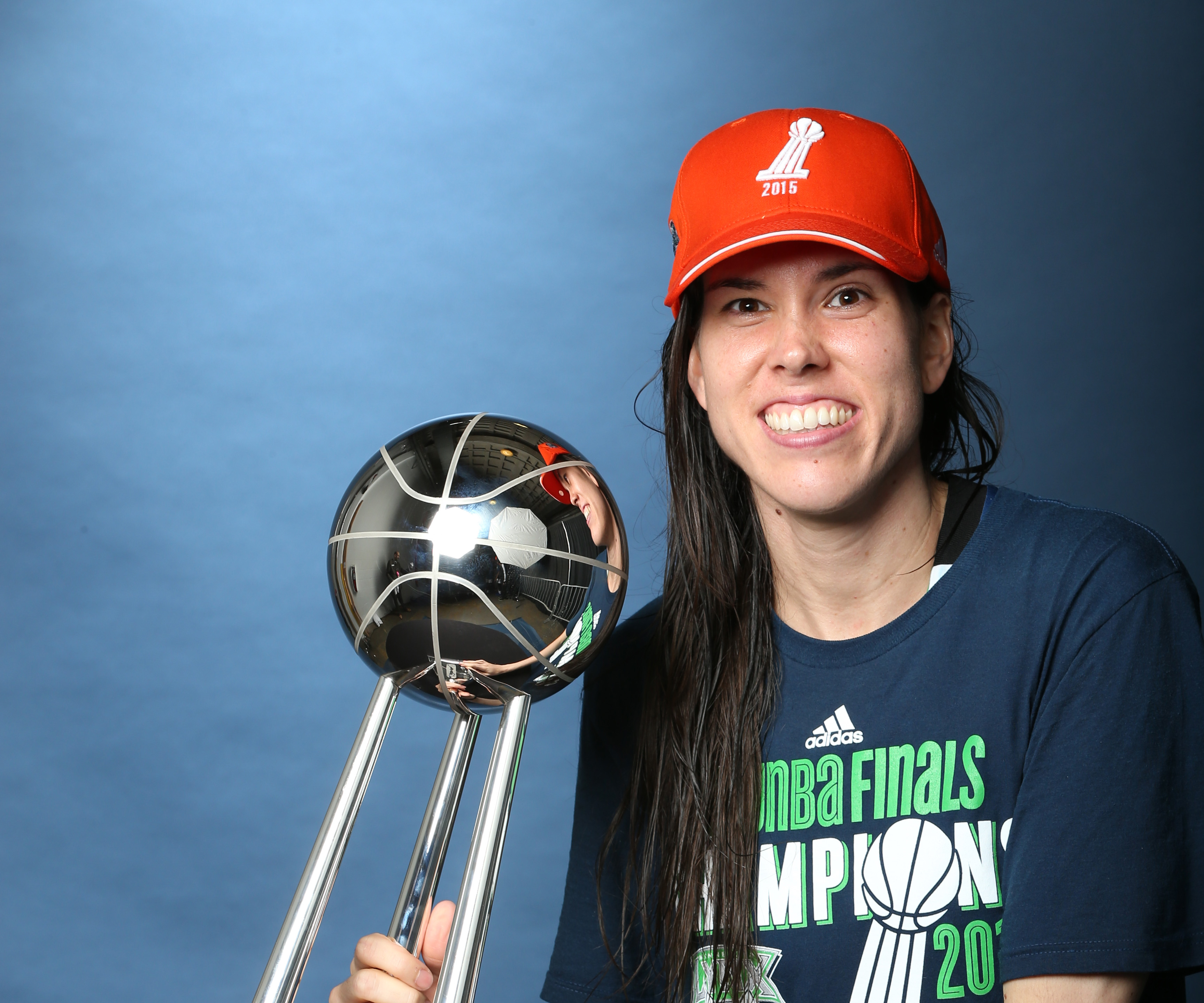 Minnesota Lynx Re-Sign Guard Anna Cruz